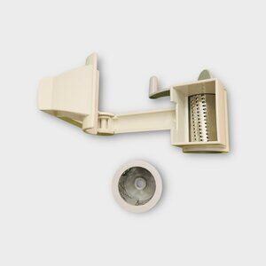 The Pampered Chef Deluxe Cheese Grater